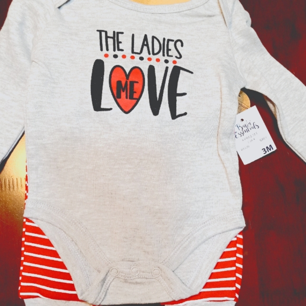 BRAND NEW BABY ESSENTIALS 4 PEICE SET SIZE 3 MONTHS